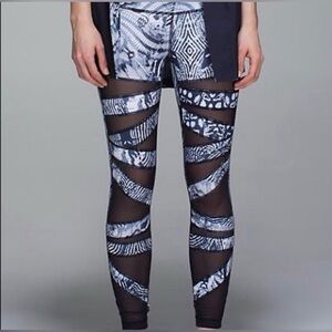 RARE Lululemon Wanderlust Highest Times Legging Size 8